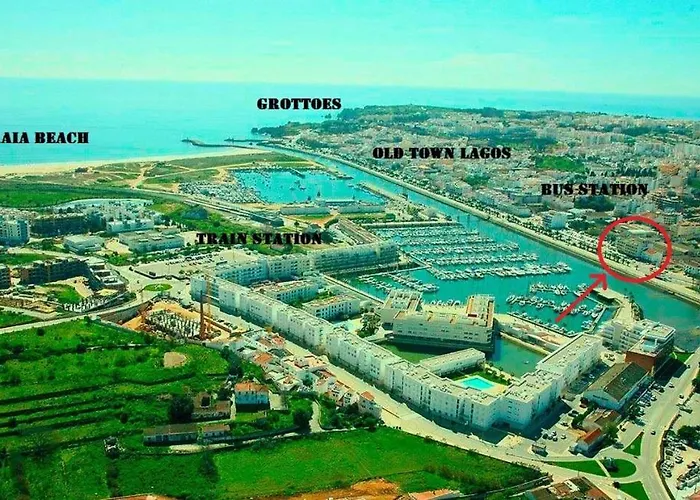 Central Lagos Apt With Marina Views Near Beaches