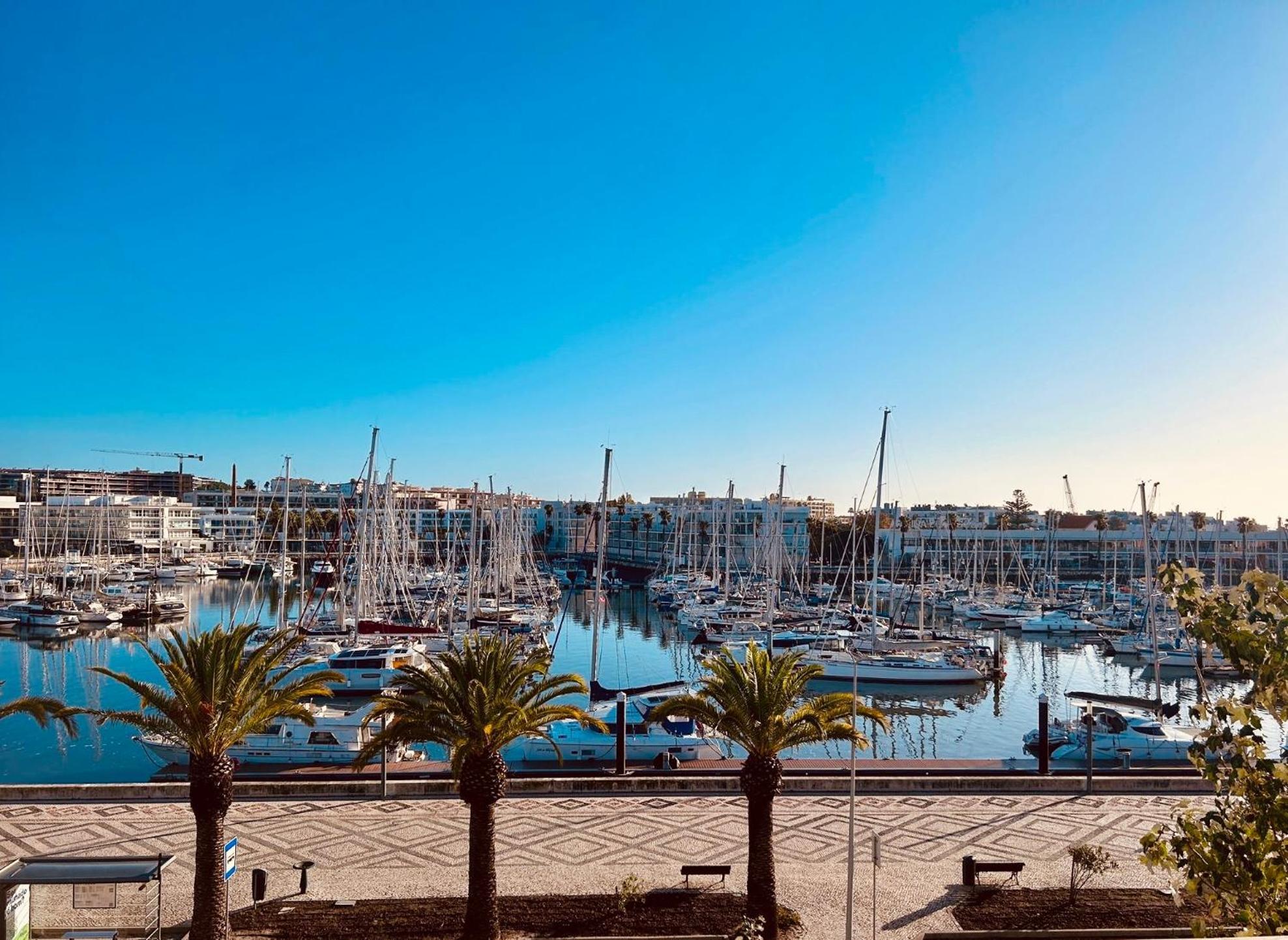 With Marina Views Near Beaches Apartment